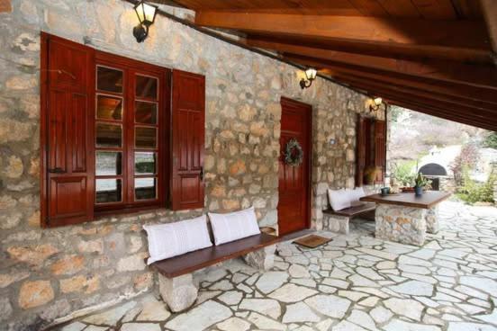 הוילה Lílaia Mariolata Stone House מראה חיצוני תמונה